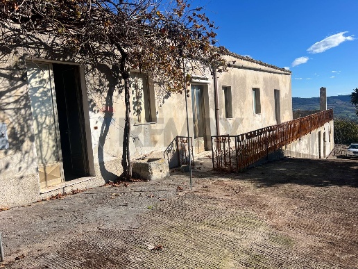 casa indipendente in vendita a Ragusa in zona San Giacomo / Bellocozzo