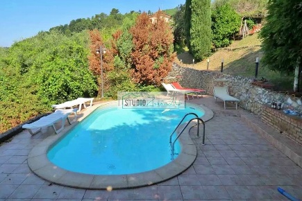 Foto Case semi ndipendenti in via strettoia, Pietrasanta di 130 m²