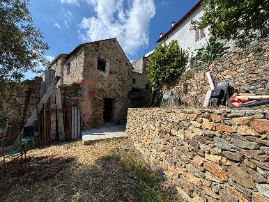 Foto Terreno residenziale a Quiliano di 580 m² in vendita