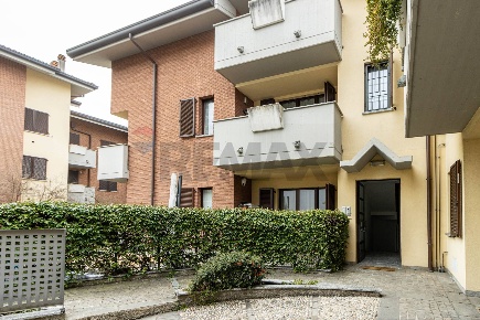 Foto Appartamento in Via Manzoni 24, Cesano Maderno di 80 m² con 3 locali