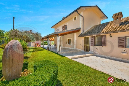 Foto Villa unifamiliare in Contrada Melfi di Sotto 107, Pontecorvo