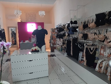 Foto Locale commerciale in Corso Turati 150, Colleferro Centro di 40 m²