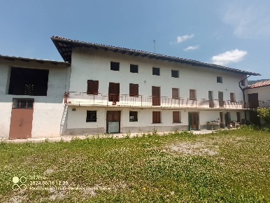 Foto Casa indipendente in via cuarde, Faedis Raschiaccio di 1140 m²