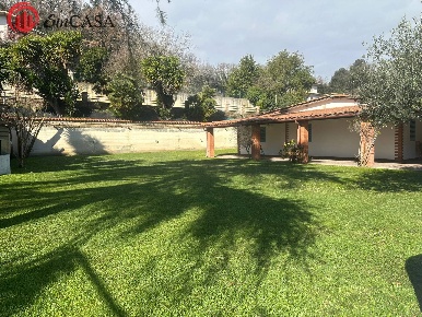 Foto Villa unifamiliare in via siliqua, Fiumicino di 150 m² con 5 locali