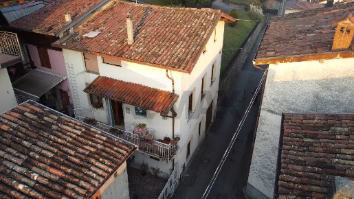 Foto Casa indipendente a Endine Gaiano Endine di 140 m² con 3 locali