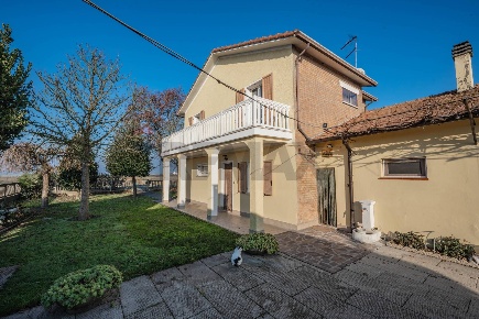 Foto Casa indipendente in Via Pasubio 2, Fiscaglia di 160 m² con 7 locali