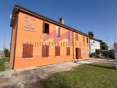 Foto Case semi ndipendenti in Via Cascina 16, Castelmassa di 214 m²