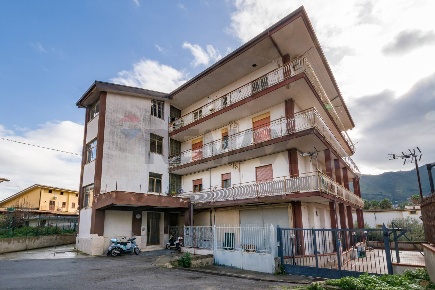 Foto Appartamento in Via Aquino 132, Palermo Centro di 158 m² con 4 locali