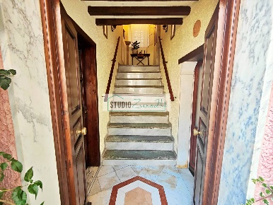 Foto Case semi ndipendenti a Seravezza di 100 m² con 4 locali in vendita