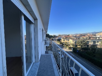 Foto Appartamento a Massa Ronchi - Poveromo di 85 m² con 5 locali