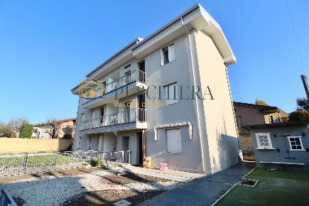 Foto Appartamento in Via Beltrame 13, Valeggio sul Mincio Centro di 70 m²