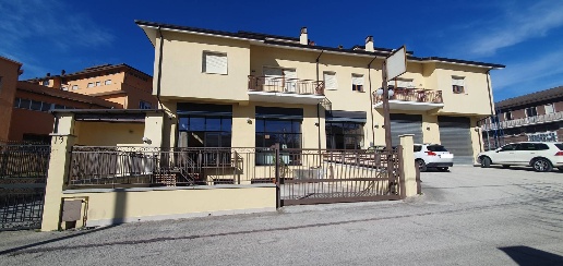 Foto Magazzino in Via Spallacci snc, L'Aquila Pile di 85 m² con 2 locali