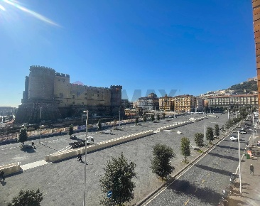 Foto Ufficio a Napoli Porto - Municipio di 83 m² con 3 locali in affitto