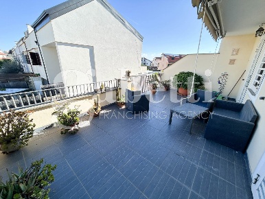 Foto Villa a schiera in Via Staffetta 181, Giugliano in Campania di 120 m²