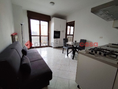Foto Appartamento in Via IMBONATI 83, Milano Dergano di 47 m² con 2 locali