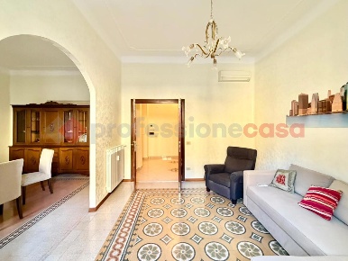 Foto Appartamento in Aosta, Roma Re di Roma di 145 m² con 4 locali