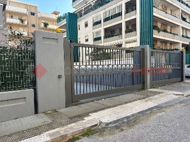 Foto Box in R: Leoncavallo, Bari San Girolamo di 27 m² con 1 locali