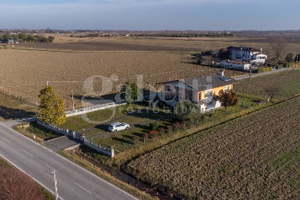 Foto Casa indipendente in Via Fossalato 38, Portogruaro di 220 m²