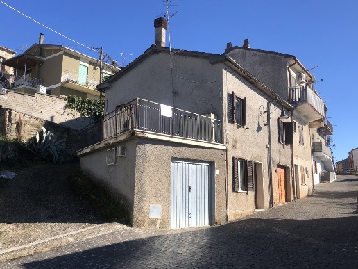 casa indipendente in vendita a Ferentino in zona Porciano