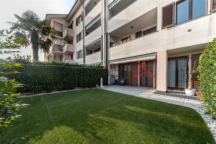 Foto Appartamento in via Andreani, Brugherio Centro di 135 m² con 3 locali