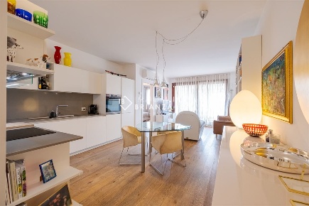 Foto Appartamento in via aguilhon, Monza Regina Pacis - Borsa di 90 m²