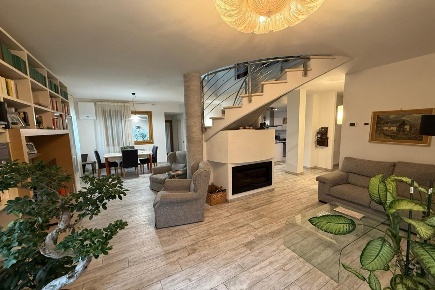 Foto Villa unifamiliare a Certaldo Zona Mensa, Via Toscana di 180 m²