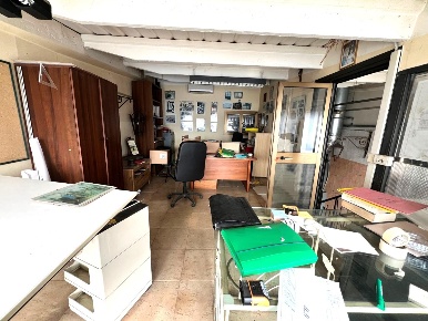 Foto Capannone industriale a Lastra a Signa di 220 m² con 2 locali