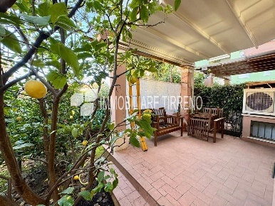 Foto Villa unifamiliare a Massa Centro di 134 m² con 4 locali in vendita