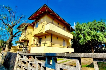 Foto Villa bifamiliare a Montignoso Debbia, Cervaiolo di 80 m² con 4 locali