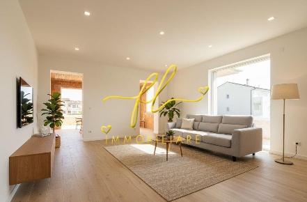 Foto Appartamento a Cecina Cecina Centro di 86 m² con 5 locali in vendita