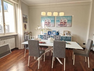 Foto Appartamento a Viareggio Centro di 110 m² con 5 locali in vendita