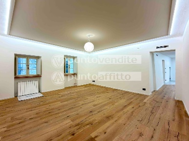 Foto Appartamento a Lucca Piazza Napoleone - San Michele di 110 m²