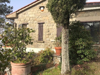 Foto Villa unifamiliare a Pelago Paterno di 250 m² con 8 locali in vendita