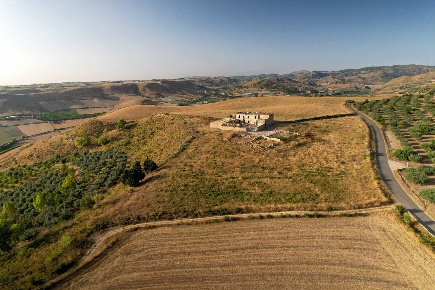 Foto Rustico in piano dell'acqua snc, Chiaramonte Gulfi di 1340 m²