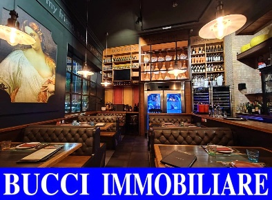 Foto Locale commerciale in Via Marco Polo, Pescara Porta Nuova di 300 m²