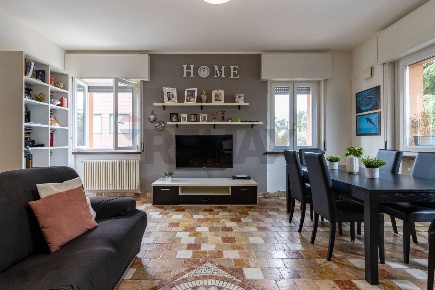 Foto Appartamento in Via Tommaso Grossi 4, Erba Centro di 116 m² in vendita