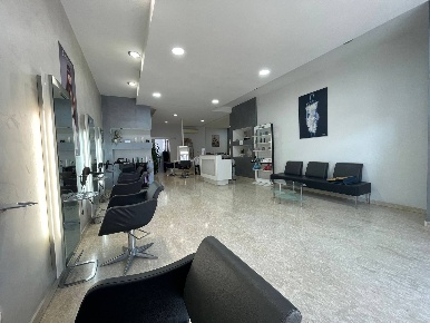 Foto Negozio in Via Leonardo da Vinci, San Nicola la Strada di 84 m²