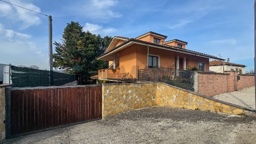 Foto Villa unifamiliare in Contrada san Pantaleone Piane 162, Miglianico