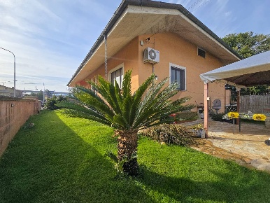 Foto Casa indipendente in Contrada san Pantaleone Piane 162, Miglianico