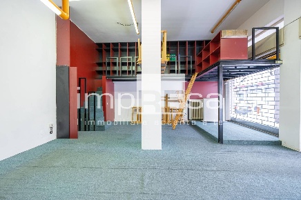 Foto Locale commerciale in VIA CADORE 6, Conegliano Centro di 64 m²