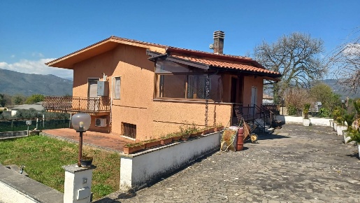 Foto Villa unifamiliare in Via Auricola, Amaseno Ripole di 360 m²