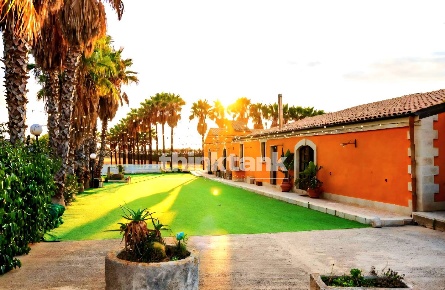 Foto Rustico in SS115 Km4, Vittoria di 900 m² con 12 locali in vendita