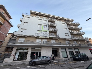 Foto Attività commerciale in Via Pisa 4, Ascoli Piceno di 56 m² in affitto