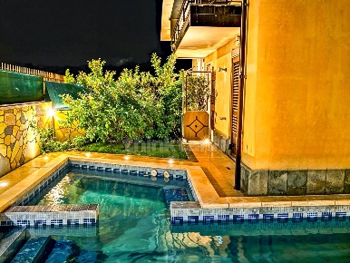 Foto Villa unifamiliare in canfarella snc, Ragalna di 400 m² con 15 locali