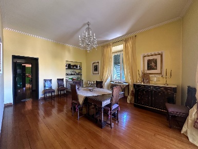 Foto Appartamento in PIAZZA CORVETTO 1, Genova Centro Città di 320 m²