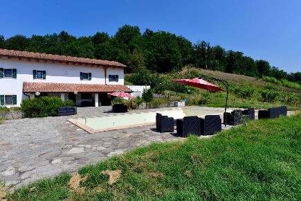 Foto Villa unifamiliare in Via Cervino, Mombaruzzo di 300 m² con 6 locali