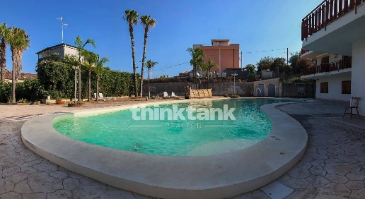 Foto Appartamento in Via Livorno, Aci Castello Centro di 112 m² in vendita