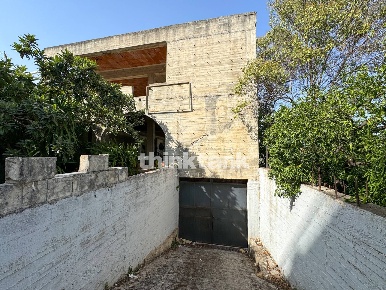 Foto Case semi ndipendenti in Via messina, Canicattini Bagni di 990 m²