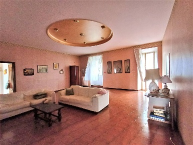 Foto Appartamento in via Filippo Nicolai, Caprarola Centro di 97 m²