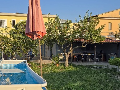 Foto Case semi ndipendenti in VIA TAVO 286, Pescara Tiburtina di 492 m²